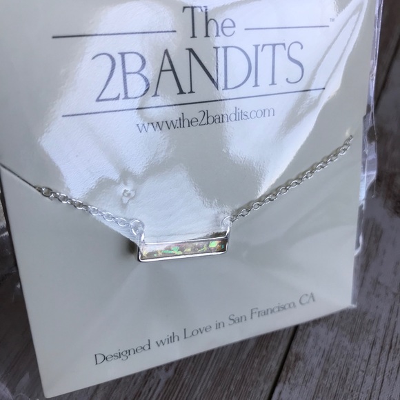 The2Bandits™ Athens Iridescent Necklace - Picture 3 of 5